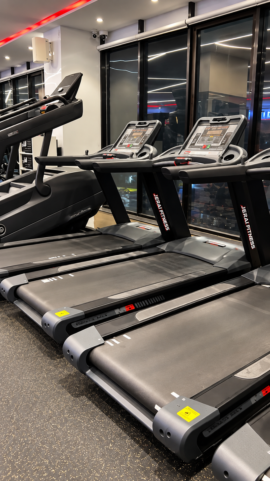 LAKEVIEW CARDIO DECK